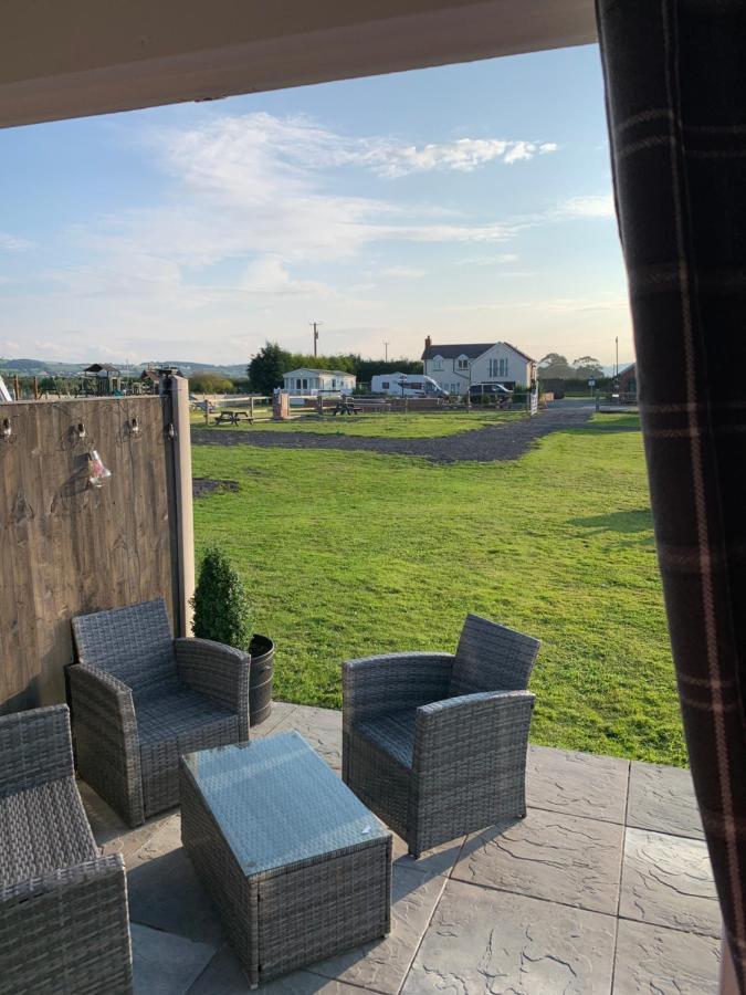 Dolafon Farm Luxury Glamping Cabin With Hot Tub St Asaph Exterior photo