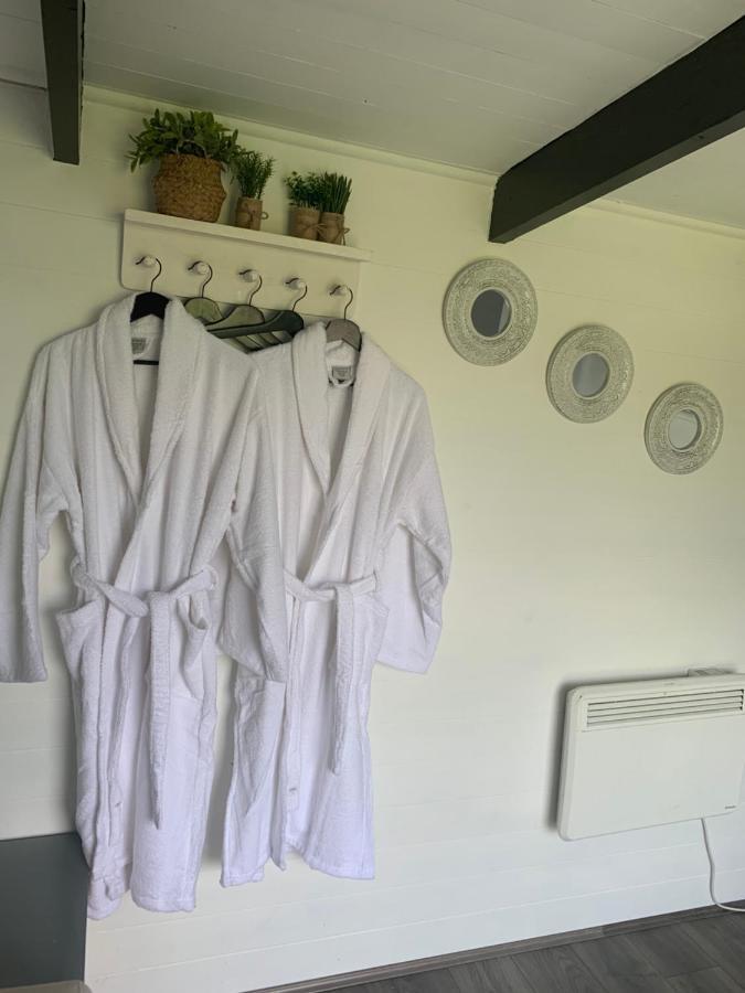 Dolafon Farm Luxury Glamping Cabin With Hot Tub St Asaph Exterior photo